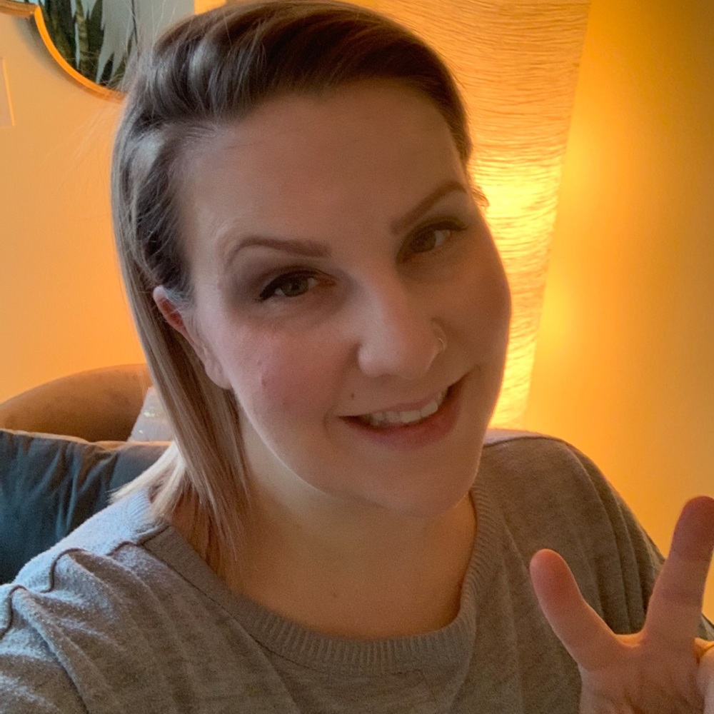 Meet your Posher, Alyssa